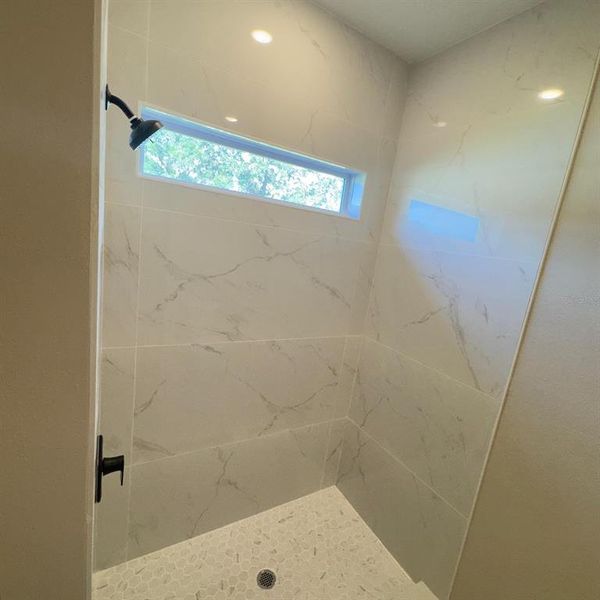 Spacious, unfurnished interior of a new home in , Ocala (Image 14).