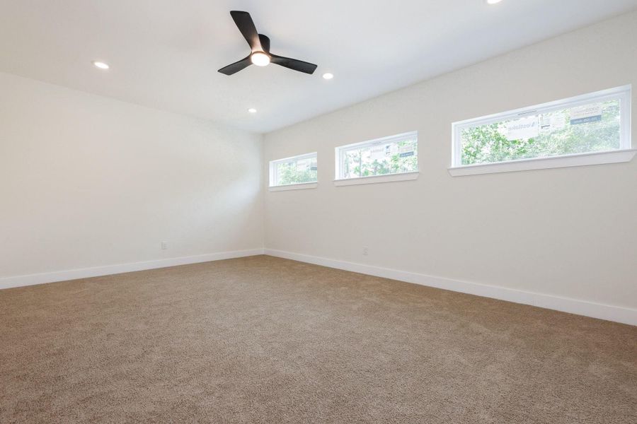 Spacious, unfurnished interior of a new home in , Tomball (Image 18).