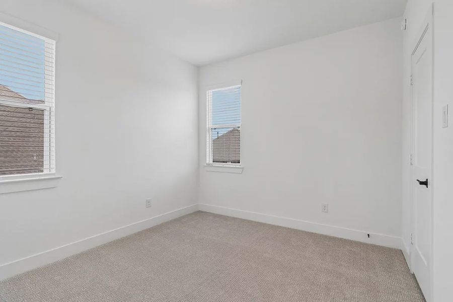 Spacious, unfurnished interior of a new home in Parkside on the River, Georgetown (Image 33).