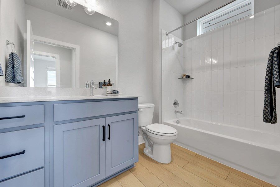 2nd Bathroom 2nd Bathroom