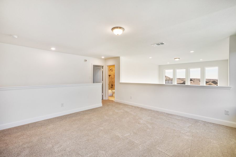 Spacious, unfurnished interior of a new home in Reunion, Rhome (Image 34). Spacious, unfurnished interior of a new home in Reunion, Rhome (Image 34).