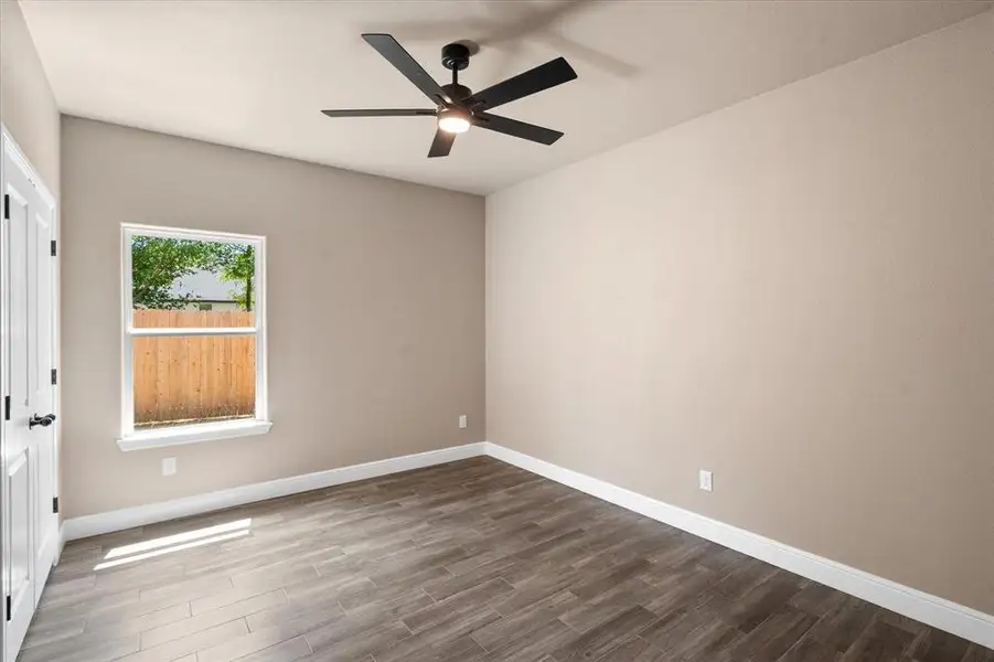 Spacious, unfurnished interior of a new home in , Cleburne (Image 23).