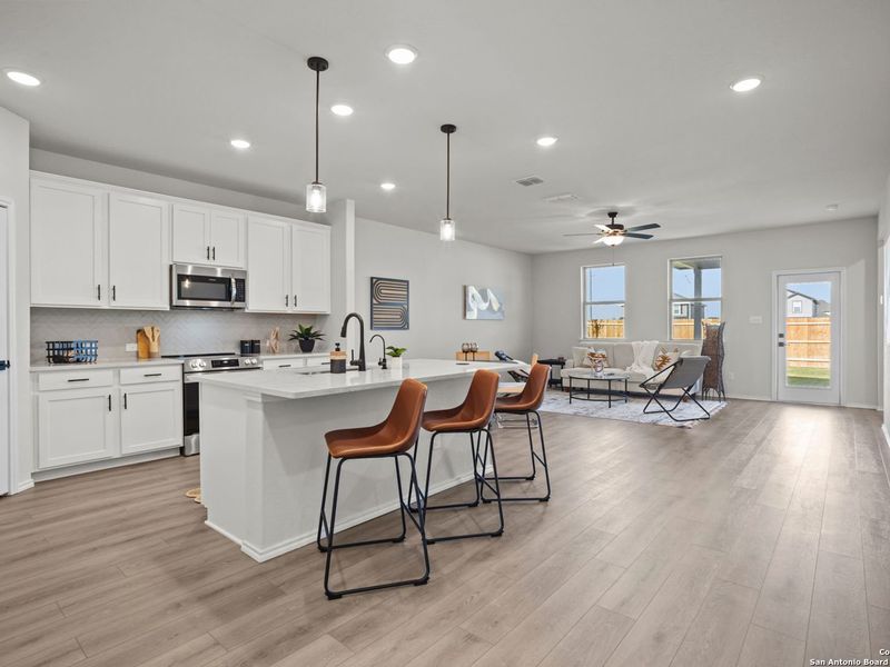 Furnished interior view inside a new home in Hannah Heights, Seguin (Image 9).