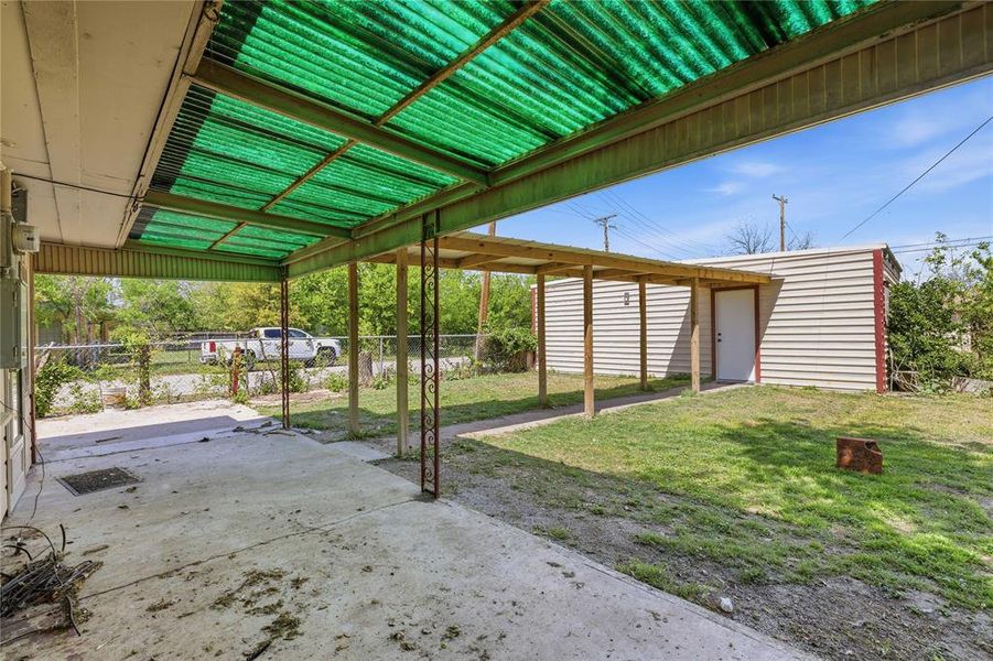 Exterior details and patio area of a home in , Brownwood (Image 13).