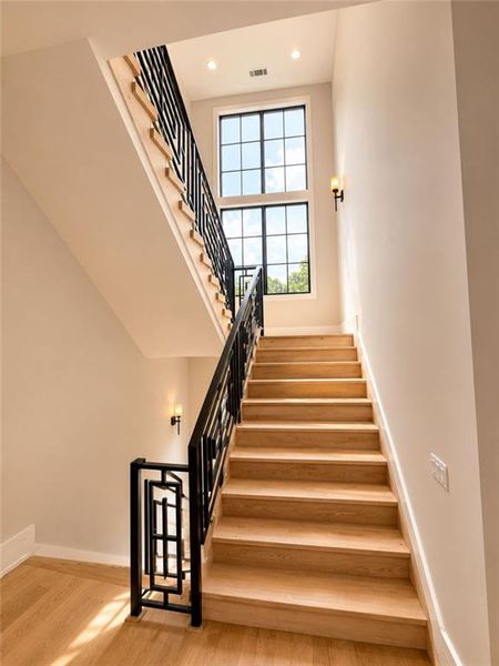 Spacious, unfurnished interior of a new home in , Alpharetta (Image 33).
