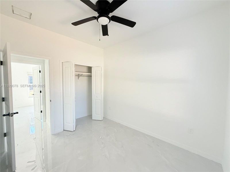 Spacious, unfurnished interior of a new home in , Punta Gorda (Image 10).