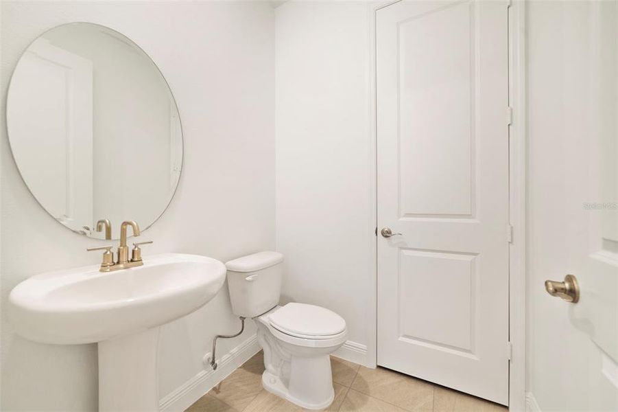 Furnished interior view inside a new home in Vintner Reserve, Clermont (Image 6).