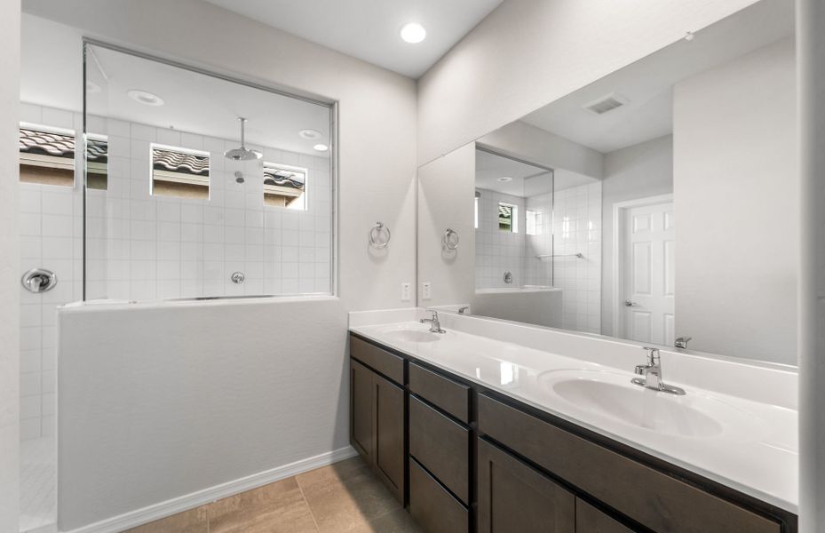 Furnished interior view inside a new home in El Cidro, Goodyear (Image 7).