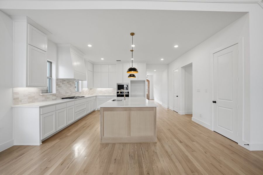 Furnished interior view inside a new home in Aster Park, McKinney (Image 7).
