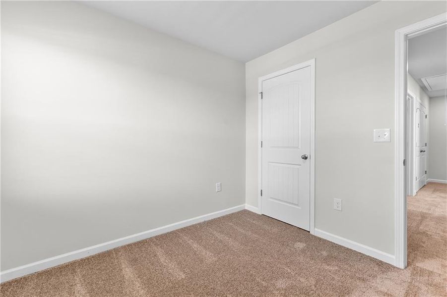 Spacious, unfurnished interior of a new home in The Grove At Mundy Mill, Gainesville (Image 13).