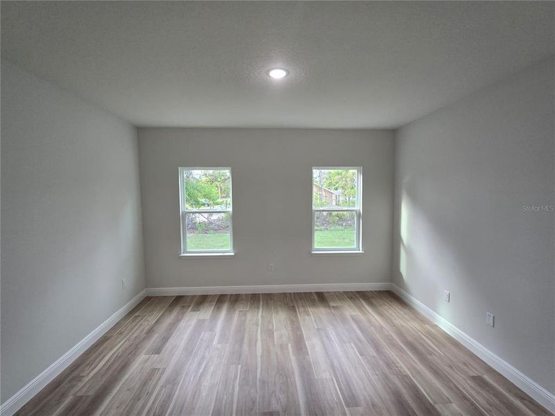 Spacious, unfurnished interior of a new home in , Ocala (Image 24).