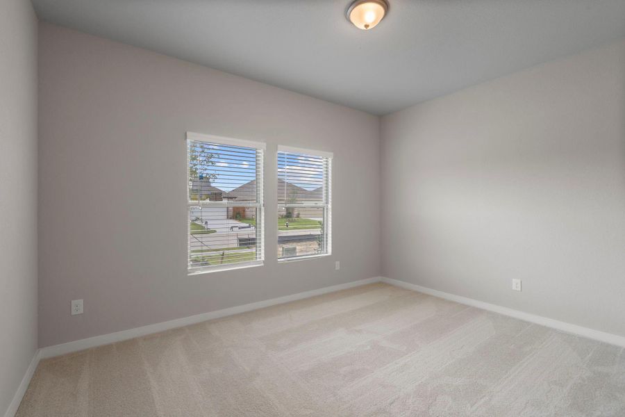 Spacious, unfurnished interior of a new home in River Ranch Trails, Dayton (Image 20).