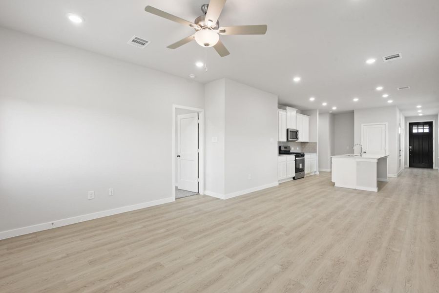Spacious, unfurnished interior of a new home in River Ranch Trails, Dayton (Image 15). Spacious, unfurnished interior of a new home in River Ranch Trails, Dayton (Image 15).