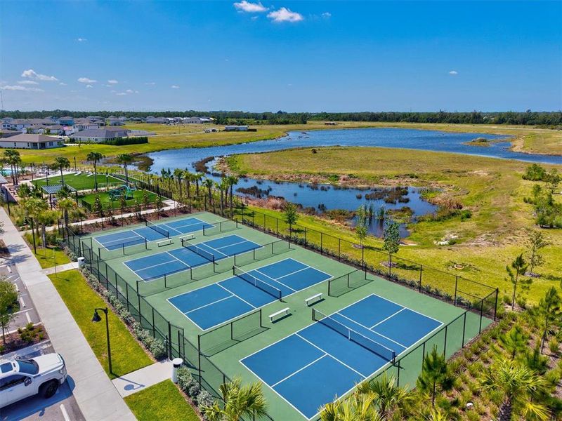 Community amenities in , Nokomis (Image 60).