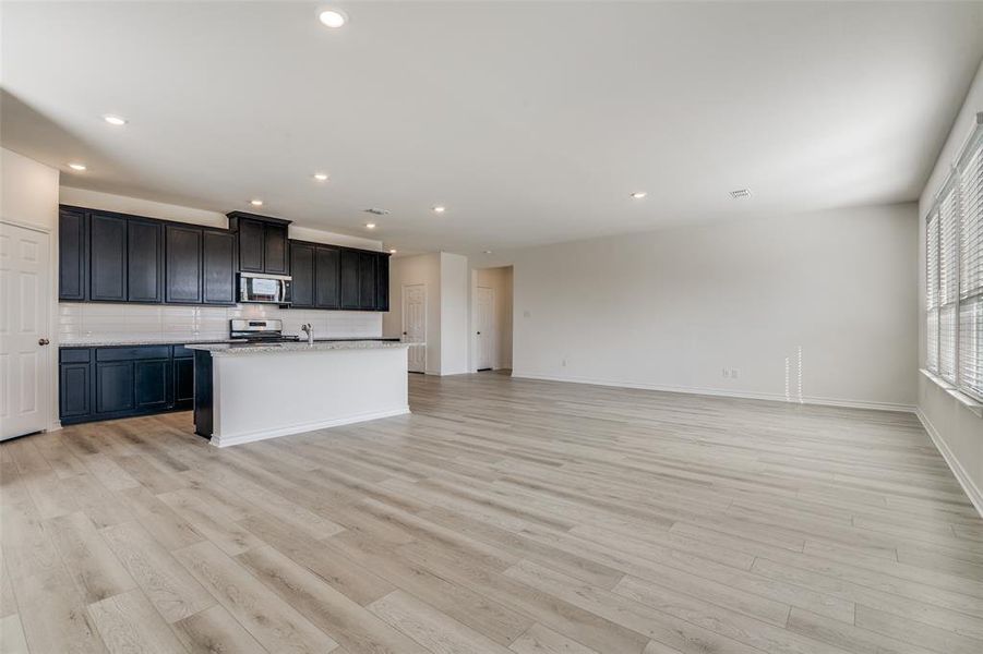Spacious, unfurnished interior of a new home in Heartland Signature, Crandall (Image 21). Spacious, unfurnished interior of a new home in Heartland Signature, Crandall (Image 21).