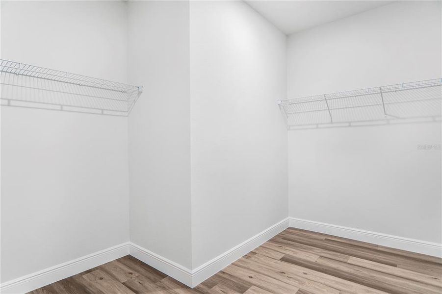 Spacious, unfurnished interior of a new home in , Ocala (Image 37).