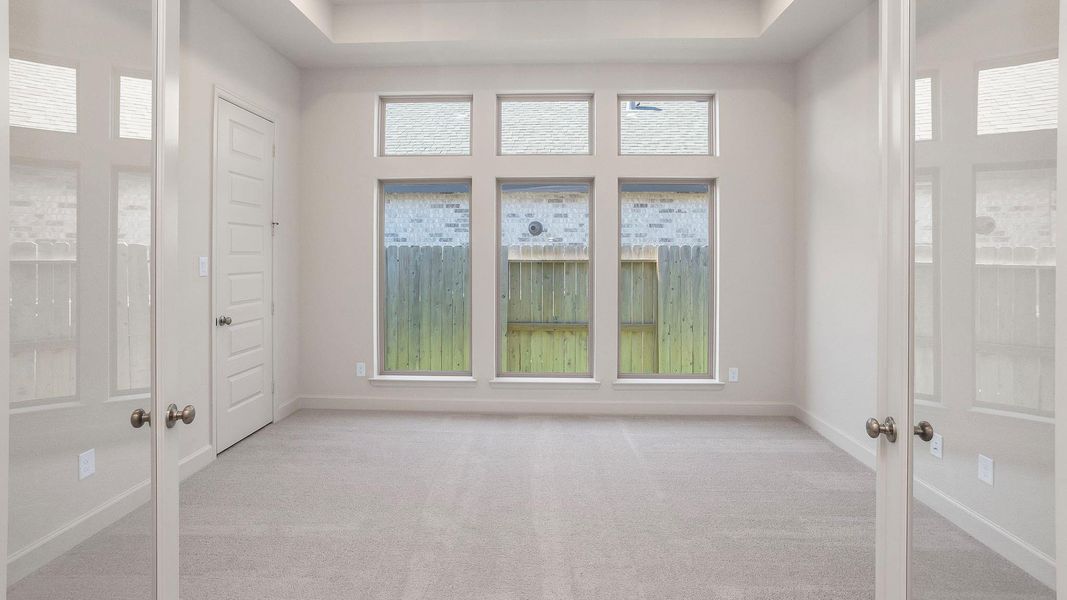 Spacious, unfurnished interior of a new home in Riceland 50', Mont Belvieu (Image 11).