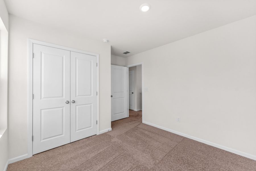 Spacious, unfurnished interior of a new home in Wingate, Inman (Image 25).