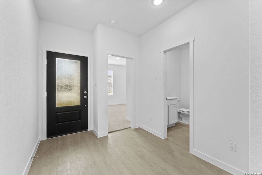 Spacious, unfurnished interior of a new home in Waterwheel, San Antonio (Image 12).