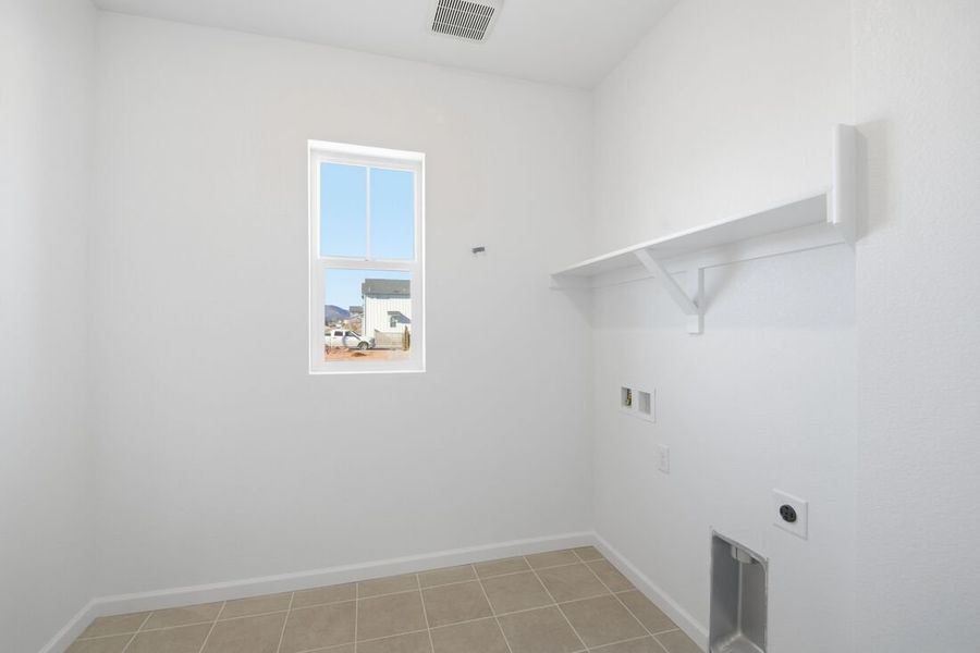 Spacious, unfurnished interior of a new home in Sterling Ranch Ascent Village, Littleton (Image 20). Spacious, unfurnished interior of a new home in Sterling Ranch Ascent Village, Littleton (Image 20).