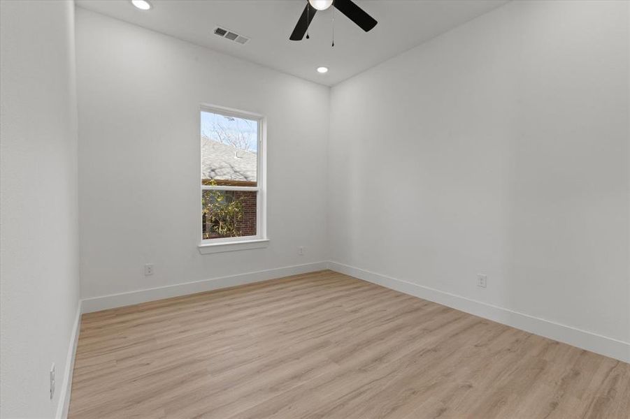 Spacious, unfurnished interior of a new home in , Denison (Image 23).