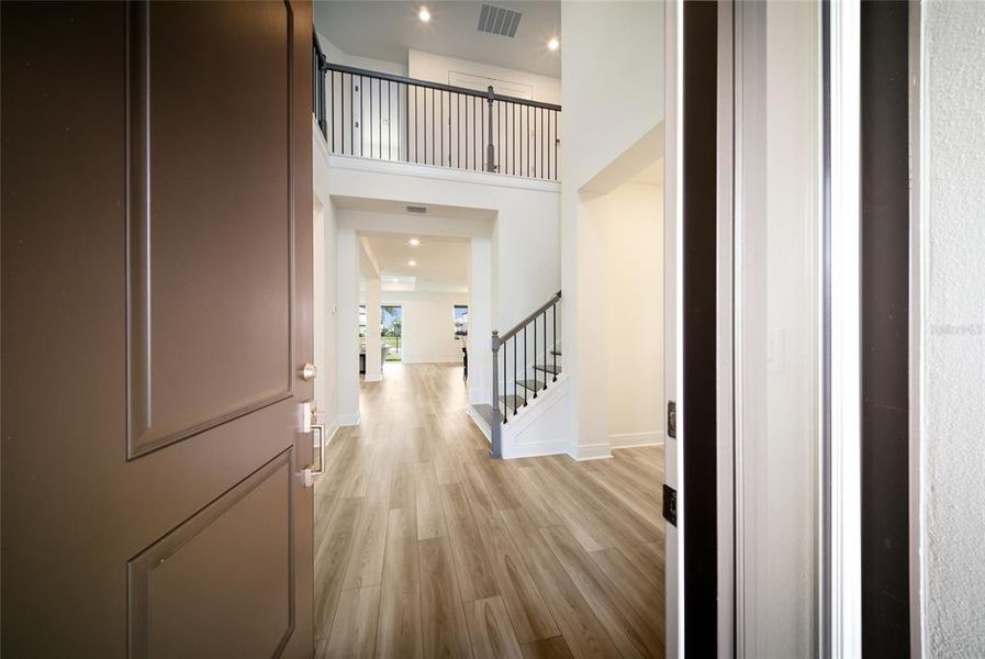 Spacious, unfurnished interior of a new home in Sweetwater at Lakewood Ranch, Bradenton (Image 22).