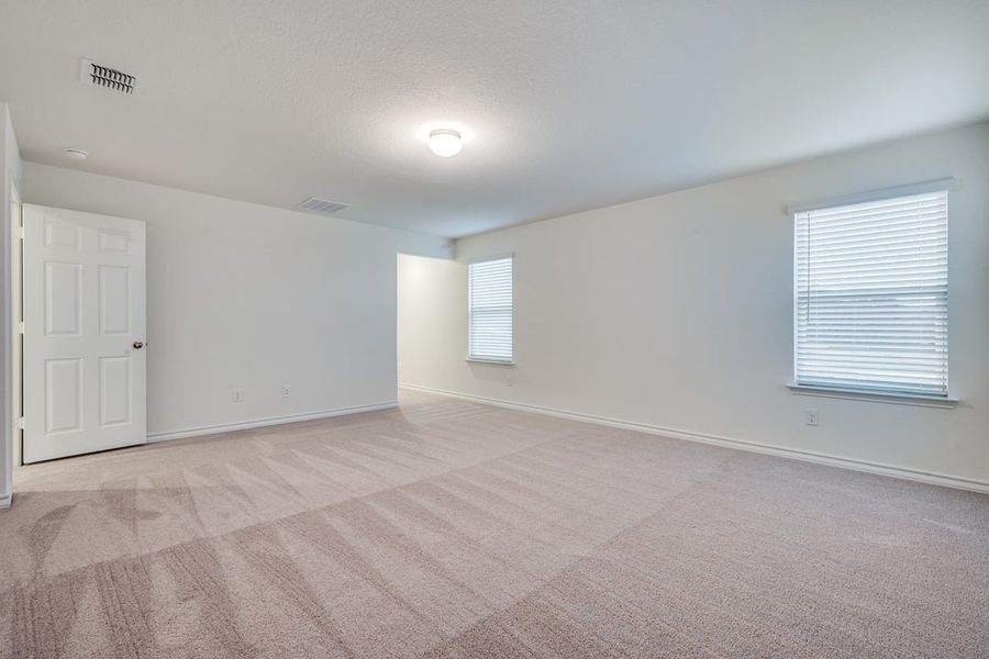 Spacious, unfurnished interior of a new home in Eagle Creek, Denton (Image 14). Spacious, unfurnished interior of a new home in Eagle Creek, Denton (Image 14).