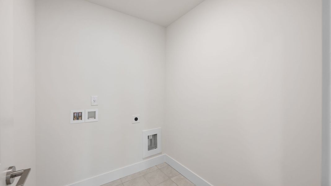 Representative unfurnished interior of a home built from the Hanover by D.R. Horton in Harbor Crest, Ooltewah (Image 21).