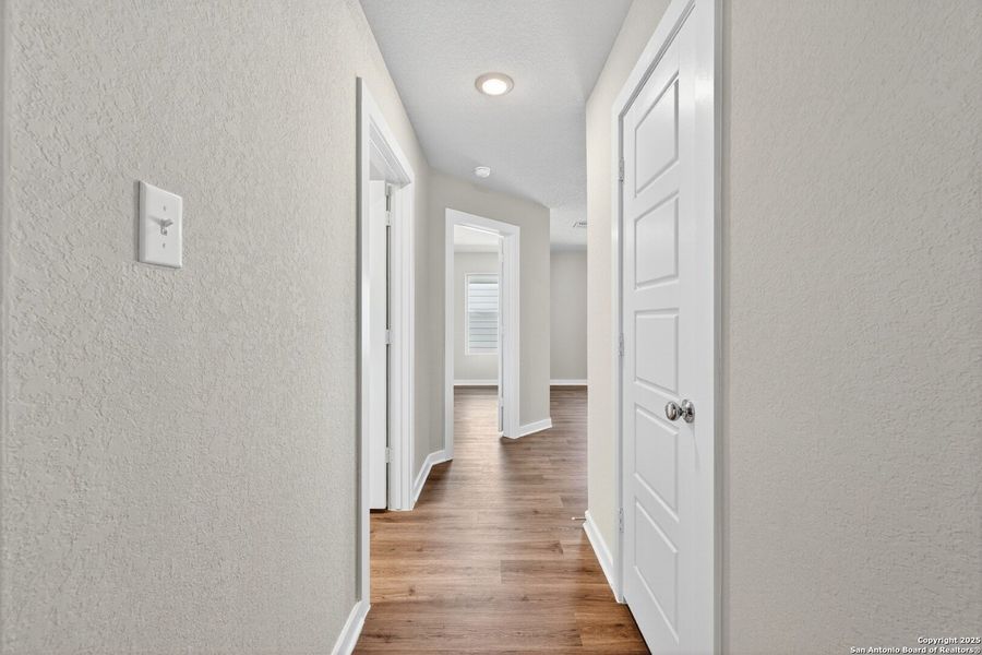 Spacious, unfurnished interior of a new home in Winding Brook, San Antonio (Image 27).