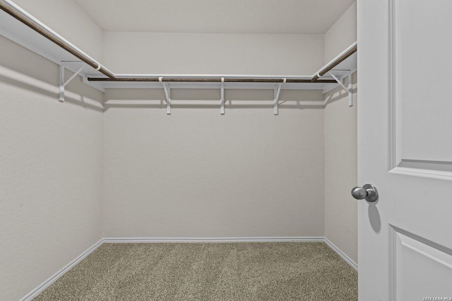 Spacious, unfurnished interior of a new home in Stonehill, San Antonio (Image 11).