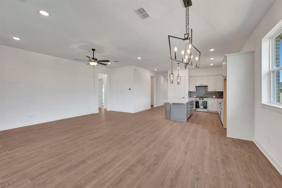 Spacious, unfurnished interior of a new home in Riceland - Enclave Collection, Mont Belvieu (Image 27). Spacious, unfurnished interior of a new home in Riceland - Enclave Collection, Mont Belvieu (Image 27).