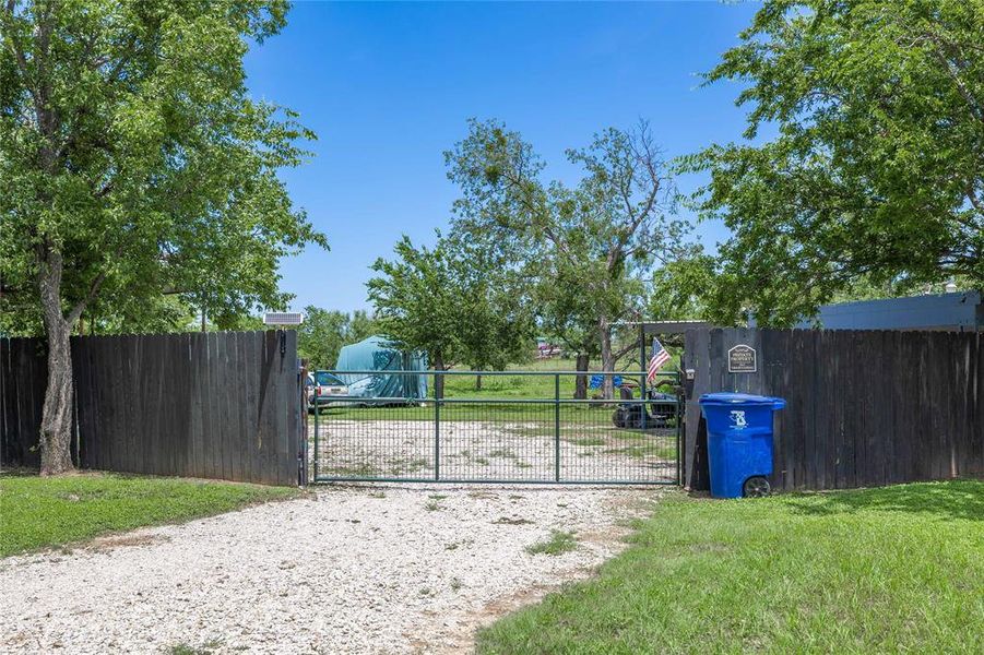 Exterior details and patio area of a home in , Brownwood (Image 19).