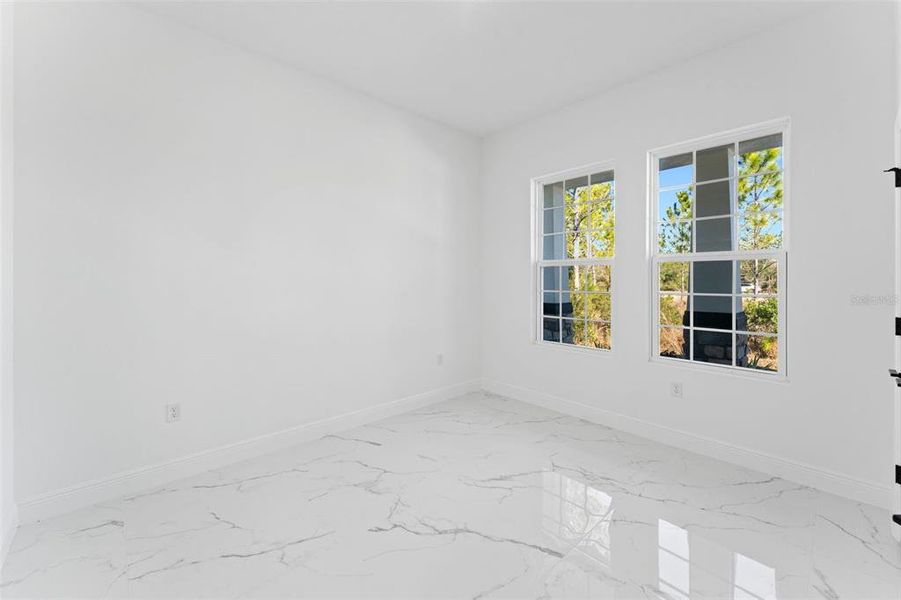 Spacious, unfurnished interior of a new home in , Orlando (Image 18).