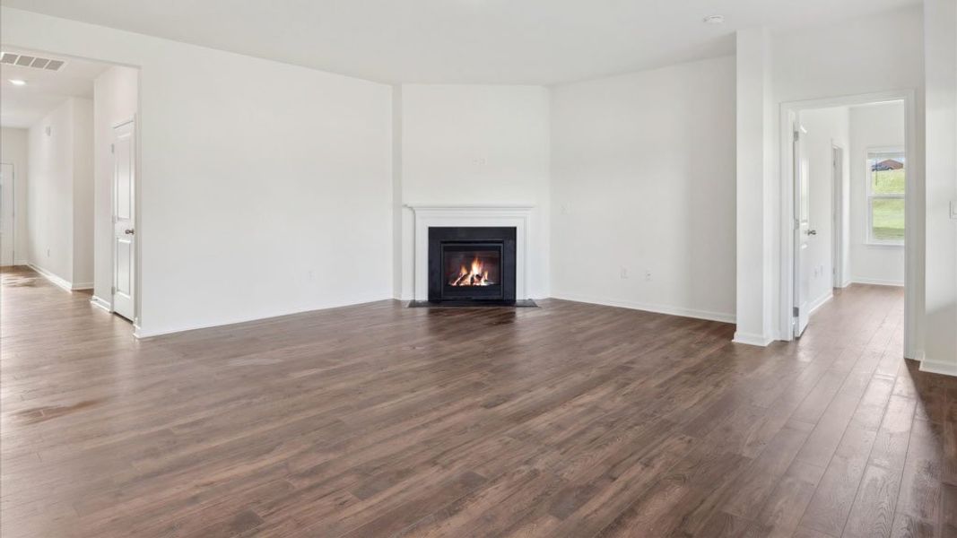 Spacious, unfurnished interior of a new home in Catlett Cove, Knoxville (Image 17).