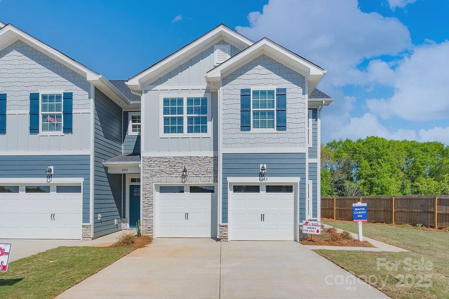 Image 23 of a home in Pine Trace. Image 23 of a home in Pine Trace.