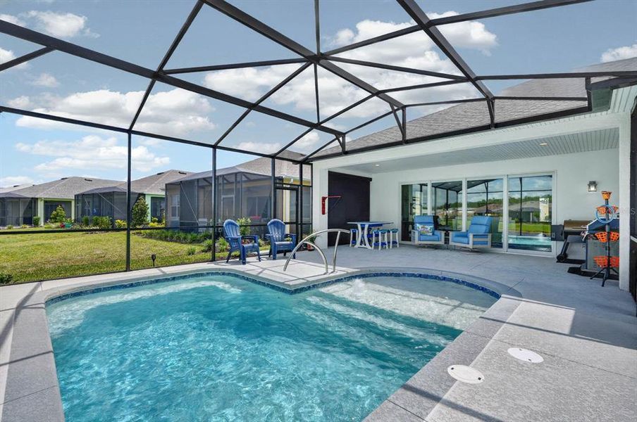 Exterior details and patio area of a home in , Daytona Beach (Image 39).