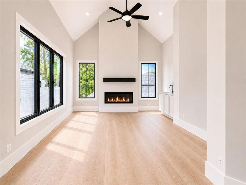 Spacious, unfurnished interior of a new home in , Alpharetta (Image 48).