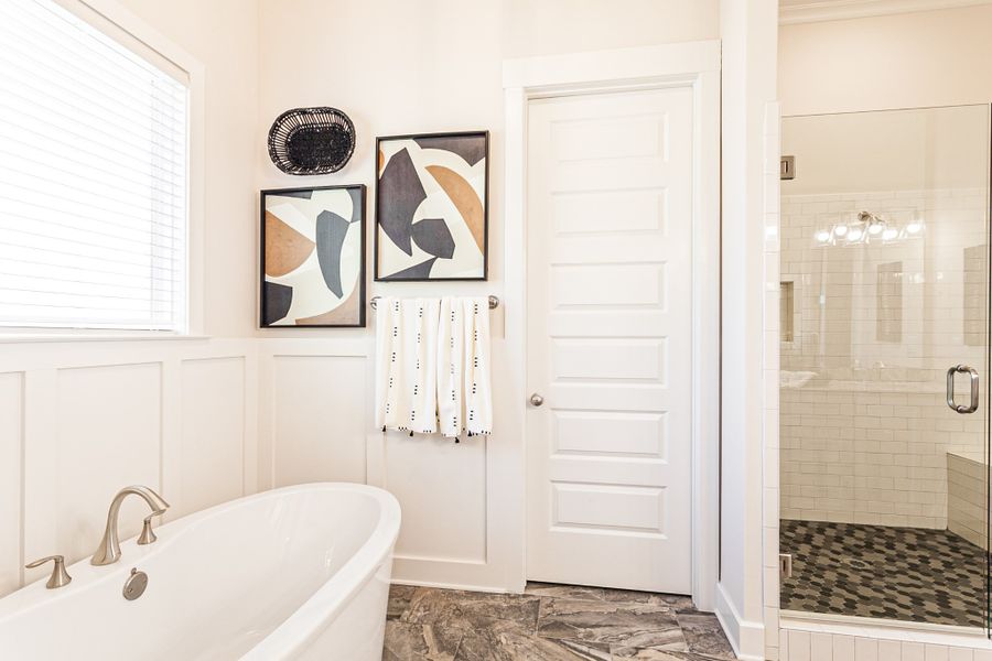 Representative furnished interior of a home built from the Townsend by Grant & Co in Lockwood, Collierville (Image 16).