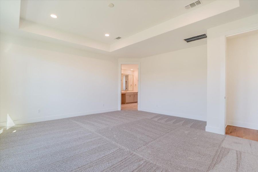 Spacious, unfurnished interior of a new home in Leander Estates, Leander (Image 26).