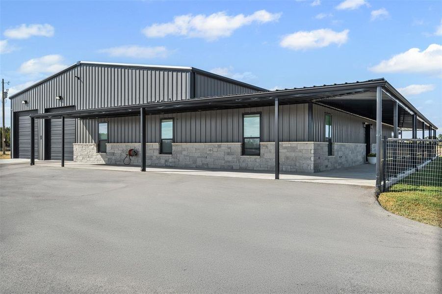 Image 33 of a home in .