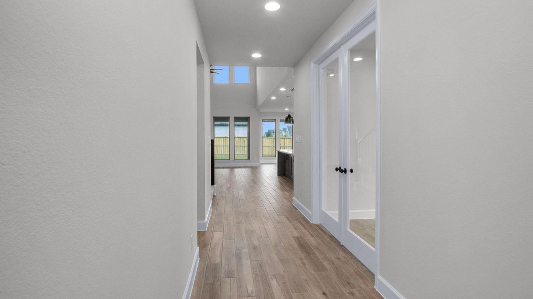 Spacious, unfurnished interior of a new home in Riceland, Mont Belvieu (Image 17).