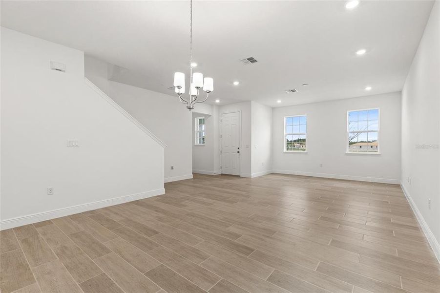 Spacious, unfurnished interior of a new home in Crossroads at Kelly Park, Apopka (Image 22).
