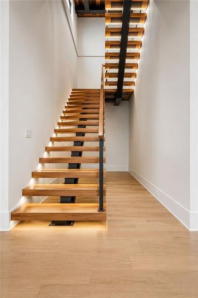 Spacious, unfurnished interior of a new home in , Alpharetta (Image 59).