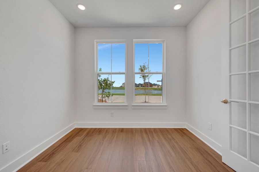Spacious, unfurnished interior of a new home in Landmark, Denton (Image 16).