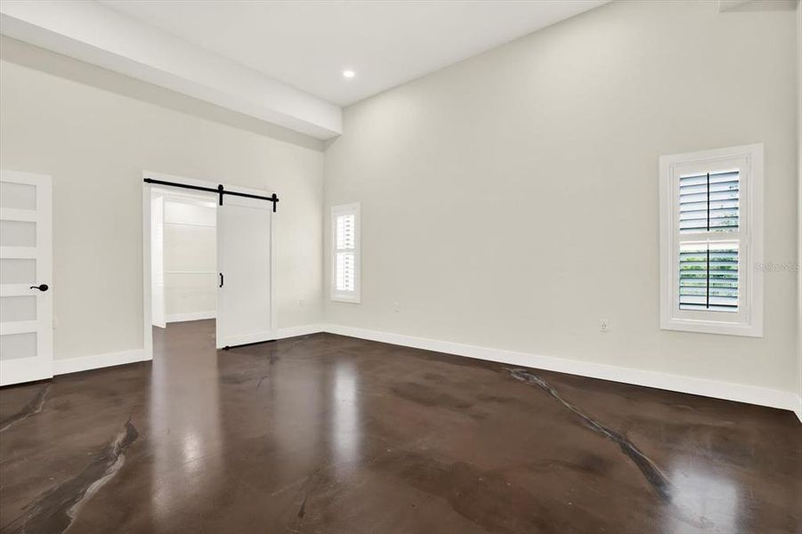 Spacious, unfurnished interior of a new home in , Webster (Image 35).