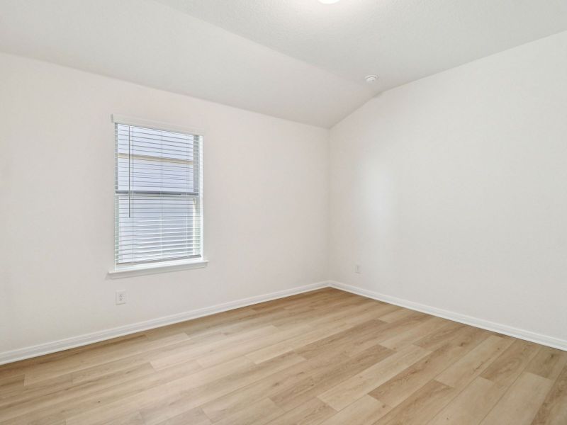 Spacious, unfurnished interior of a new home in Sagebrooke - Classic Series, San Antonio (Image 20).