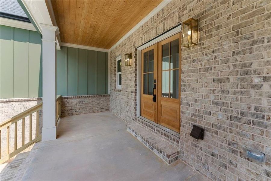 Exterior details and patio area of a home in , Gainesville (Image 4).