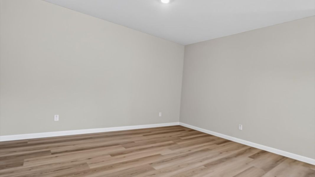 Spacious, unfurnished interior of a new home in Sandstone Estates, Granbury (Image 14).