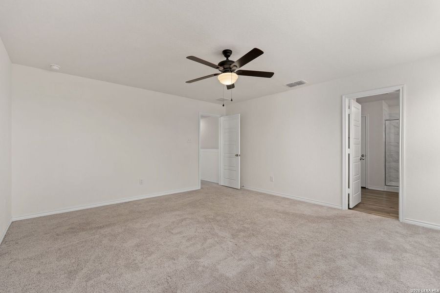 Spacious, unfurnished interior of a new home in Parklands, Schertz (Image 31).