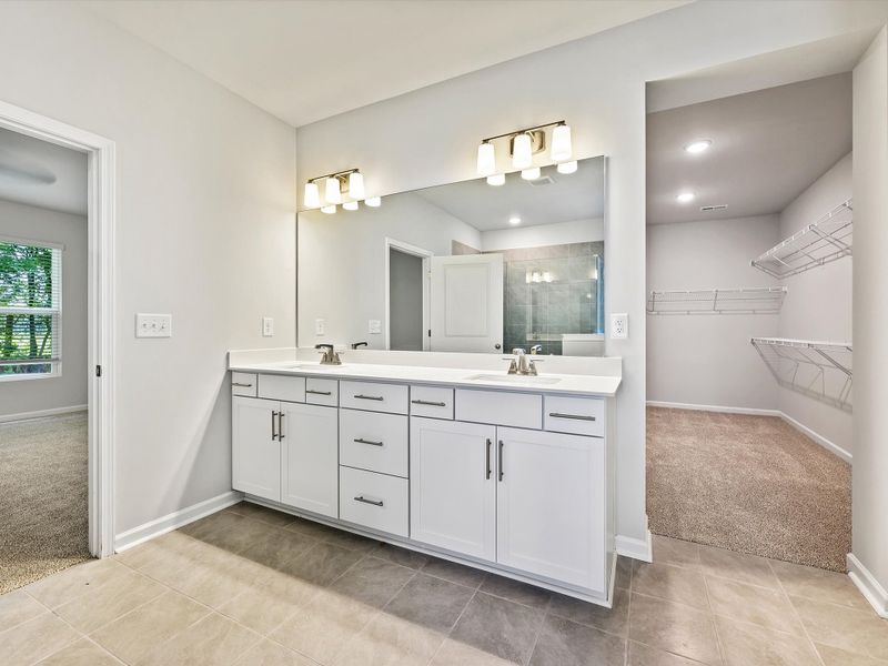 The Hemingway - Owner's Bath